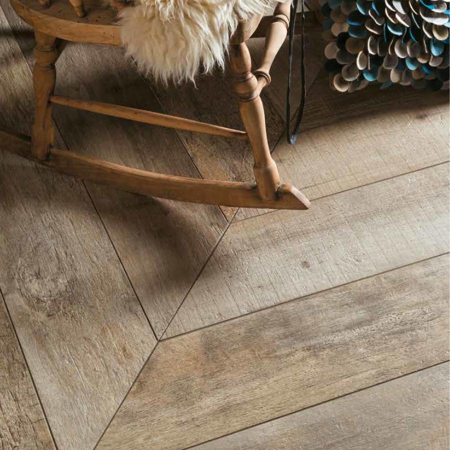 A perfect paver for your outdoor space, Noon by Belgard/Mirage brings the warmth of natural wood with the elegance of glossy wood to this porcelain paver.