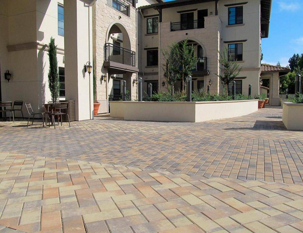 Custom Calstone driveway Pavers for commercial applications