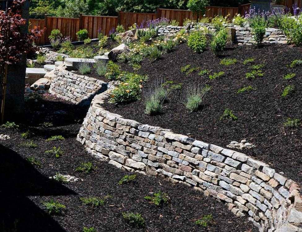 Retaining Wall: Ticonderoga Granite® Stone for exterior landscaping