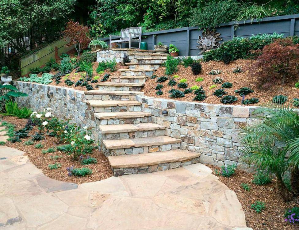 Natural Stone: Moose Mountain Ledge stone for outdoor stairs and walls
